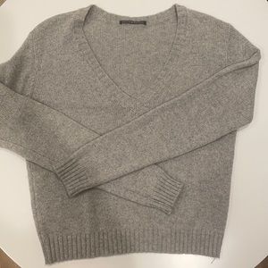 Brandy Melville sweater